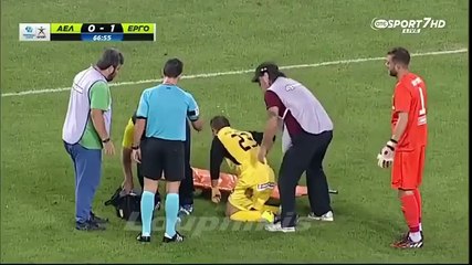 Les pires brancardiers de l'histoire du football sont grecs