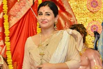 Vidya Balan celebrates Durga Puja