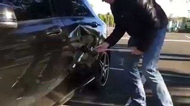 Cette ventouse permet de redresser le pare-choc de voiture !