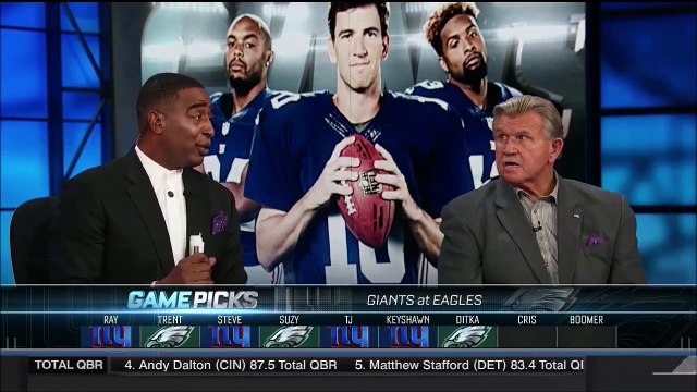 Un présentateur lache une caisse en direct dans l'émission Monday Night Coutndown