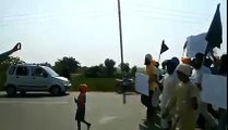 Protest against beadvi of guru granth sahib ji (1)