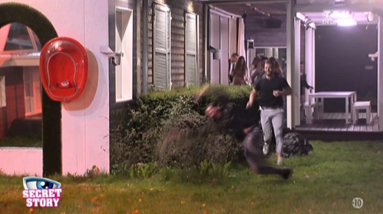 Secret Story : l'énorme chute de Rémi - ZAPPING TÉLÉ-RÉALITÉ DU 20/10/2015