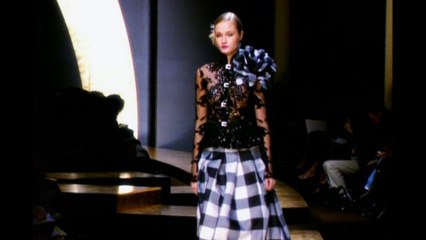 Throwback Thursdays with Tim Blanks - Full Runway Show: Valentino’s Haute Couture Spring 2001 Collection