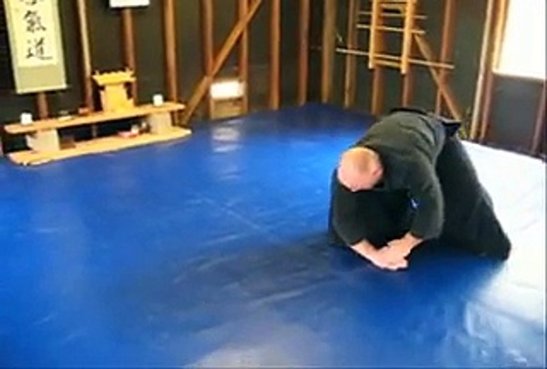 Aikido Forward Roll Tutorial