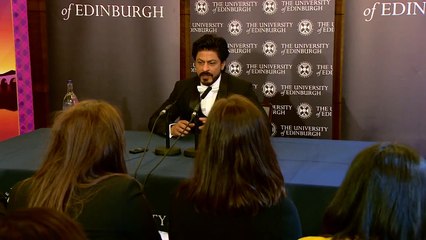 Shahrukh Khan Sharing His Views on Mahira Khan