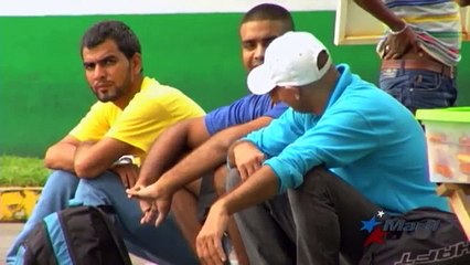 Avalancha de cubanos desborda una instalación migratoria en México