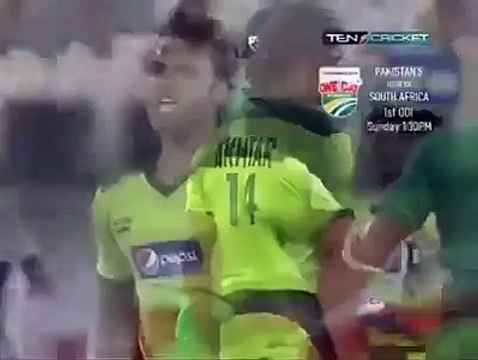 Shoaib Akhtar first broke the Helmet of botha then clean bowled BOTHA