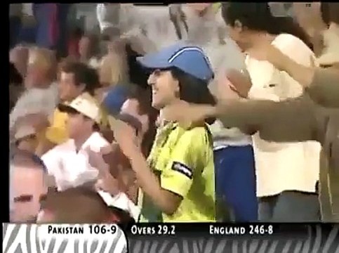 Shoaib Akhtar hitting sixes in World Cup against england