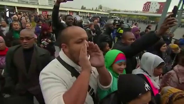 François Hollande accueilli sous les sifflets à La Courneuve