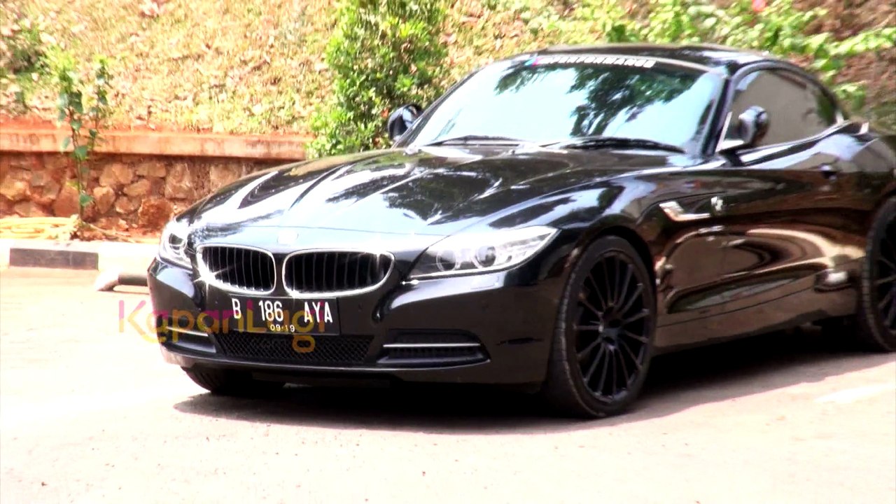 Mobil Mewah 'Hadiah' Perceraian Andi Soraya