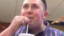 Un Beatboxer fait du Dubstep avec une paille et une boisson de McDonald's et ça déchire