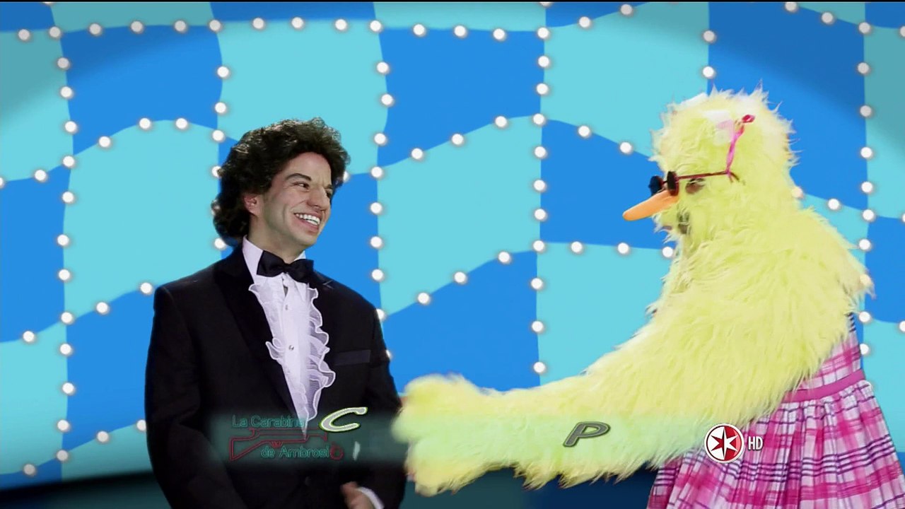 Axel Mares Como César Costa en Sketch "La Carabina de Ambrosio" Parodiandor