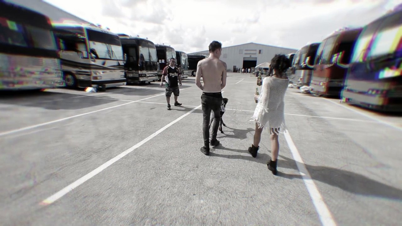 Asking Alexandria - I Won't Give In (Official Music Video)