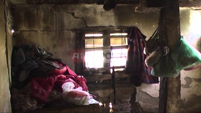 A1 Report - Tre anëtarët e familjes Ferracaku jetojnë me lëmoshat e komshinjve