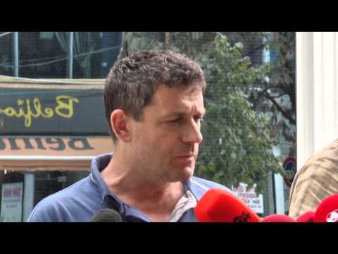 A1 Report - Përleshje para komisariatit Laç arrestohet deputeti i PS Prenga