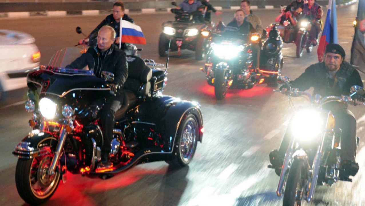 5 Reasons Why Vladimir Putin Is More Badass Than Barack Obama