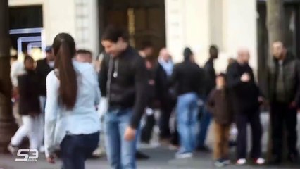 Can you play football with this Girl ...