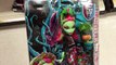 MONSTER HIGH Gloom and Bloom Venus McFlytrap Doll with Accessories Toy Review