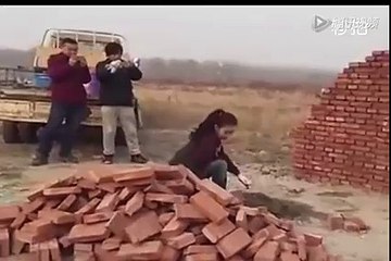 Civil Engineer Girl blocks throug Skill
