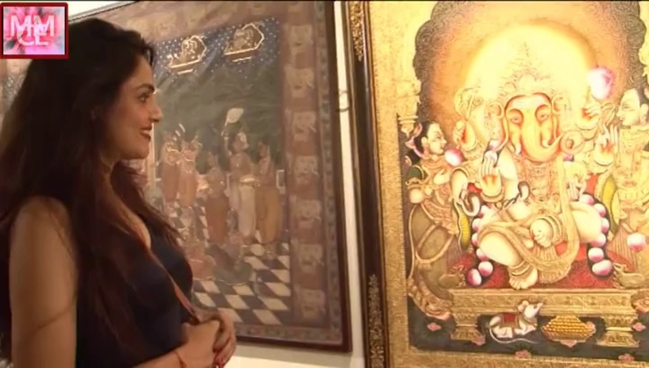 KANGNA RANAWAT UNVEIL THE FOREVER ETERNAL PICHWAIS BY ARTIST SUVIGYA SHARMA