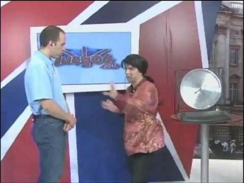 Axel Mares como el Maestro Ma Mao Programa Los Juegos 2012