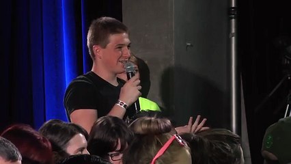 Nerd HQ 2015: Bryan Cranston Mic Drop (Supermansion Panel Clip)