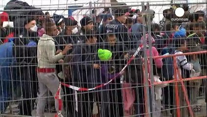 هزاران مهاجر از اسلوونی وارد اتریش شدند