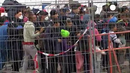 Новая волна беженцев достигла Австрии