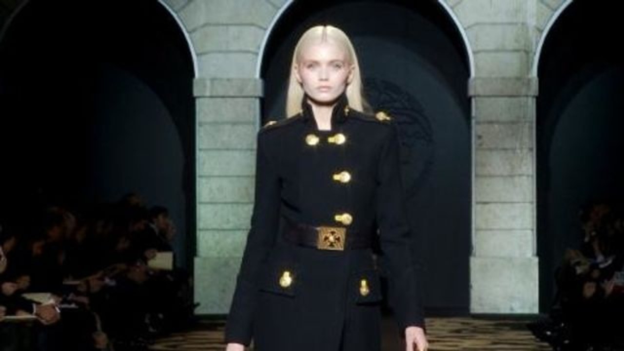 Versace: Fall 2011 Ready-to-Wear