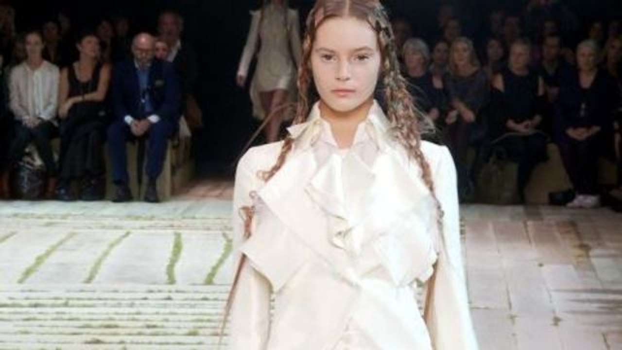Alexander McQueen: Spring 2011 Ready-to-Wear