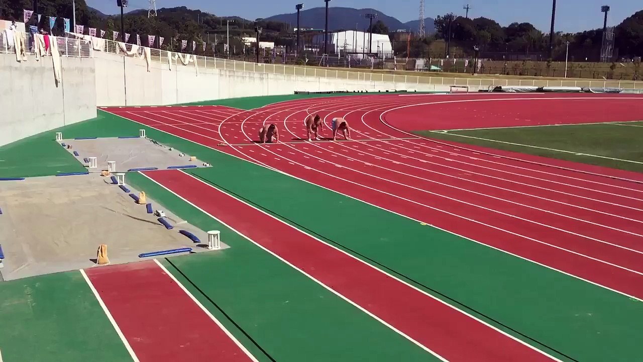Des sumos font un sprint ! WTF !!