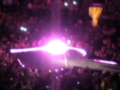 Madison Square Garden Concert 09-16-2015: Madonna - Love Don't Live Here Anymore & Like a Virgin