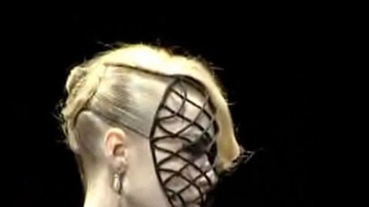 Viktor & Rolf: Fall 2006 Ready-to-Wear