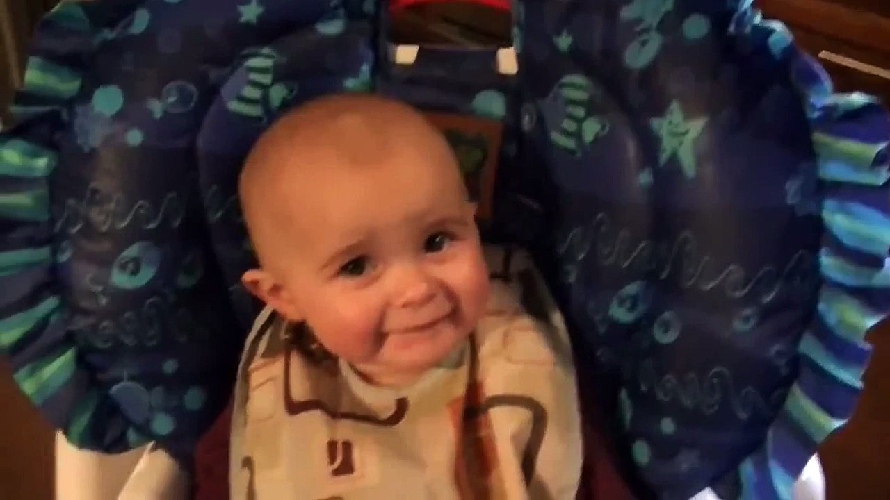 !!! PRICELESS !!! 10 Months Baby Crying With Emotion When Mother Sings