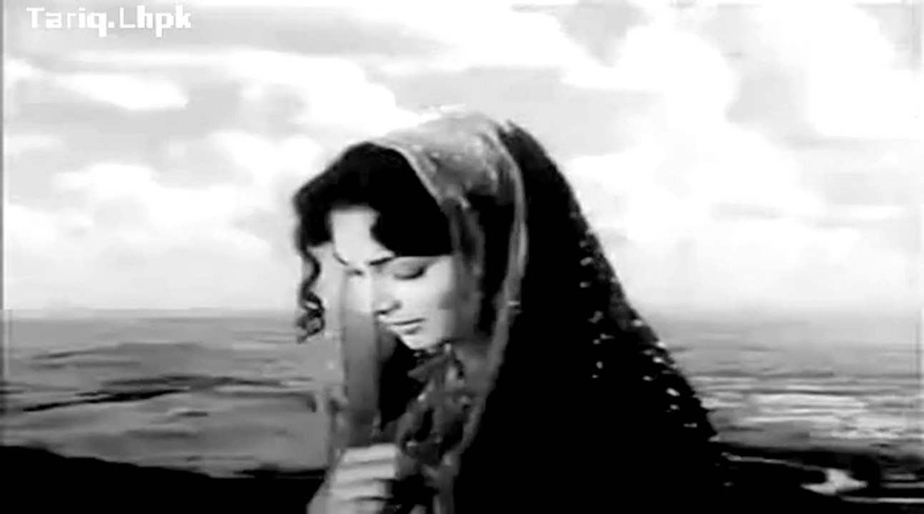 Be karar ker ke hume yun na jaye aap ko hamari qasam lout aaye