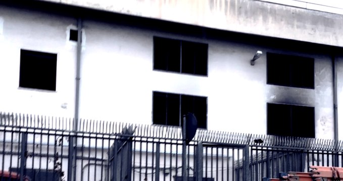 Aversa (CE) - Cabina telecom in fiamme, intervista a Michele Ferrara sos consumatori (20.10.15)