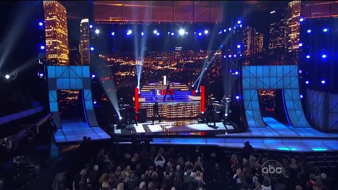 Luke Bryan - Kiss Tomorrow Goodbye - CMA Awards 2012