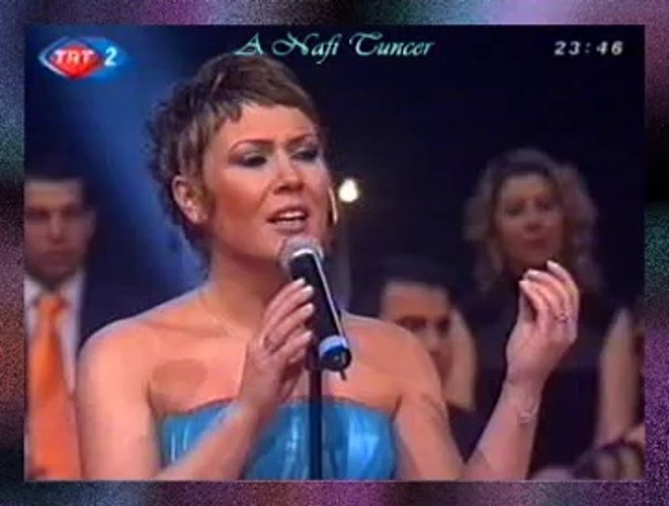 Belgin EROL GÜNDOĞDU-Bilmem Niye Bir Bûseni Sen Çok Görüyorsun