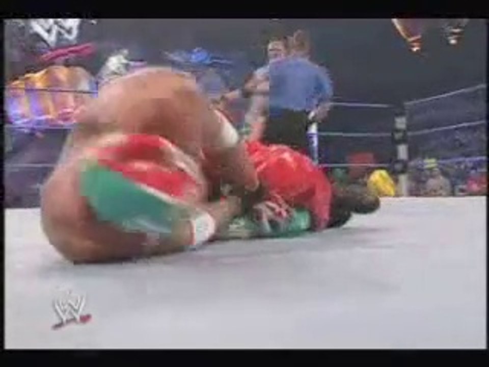 WWE Smackdown - Brock Lesnar vs Rey Mysterio (11th December 2003)