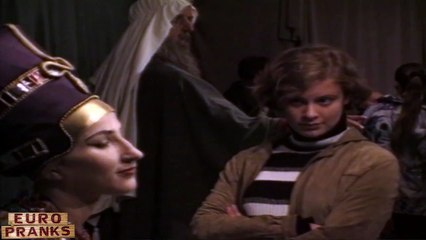 Cleopetra Comes To Life Euro Pranks