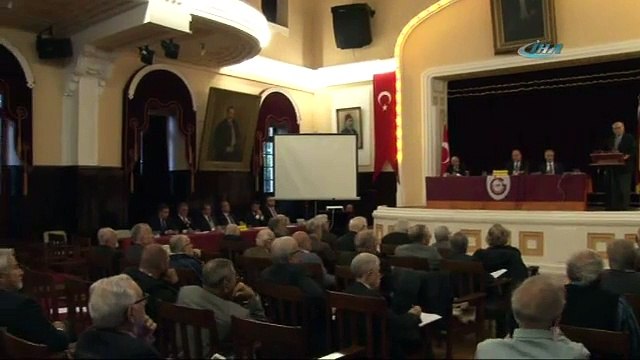 Galatasaray divan toplantısında gergin anlar