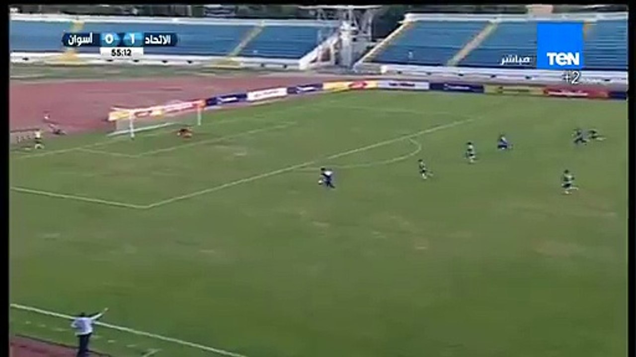 شكري نجيب لاعب أسوان يضيع إنفراد تام بحارس مرمى الاتحاد السكندري