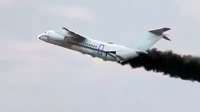 الرّوس ييتكرون طريقة رائعة لإنقاذ ركاب الطائرات.قبل سقوطها مخك ياقف