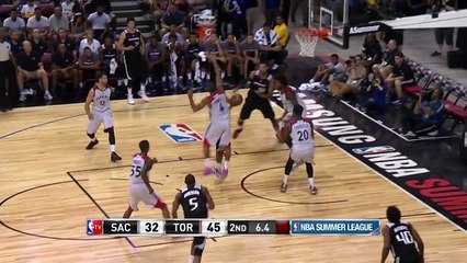 Willie Cauley-Stein Rejects Crawford at the Buzzer!