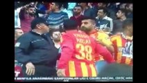 Üstünde Fenerbahçe Forması Var Diye Küçücük Çocuğa Saldırdılar! - İlginç - Garip