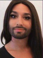 Radio Carmarthenshire and Scarlet - Conchita Wurst on the show with Toby - ottobre 2015