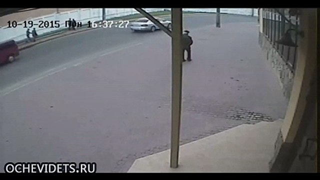 Пьяный водитель на Мазде сбил насмерть мать с дочкой