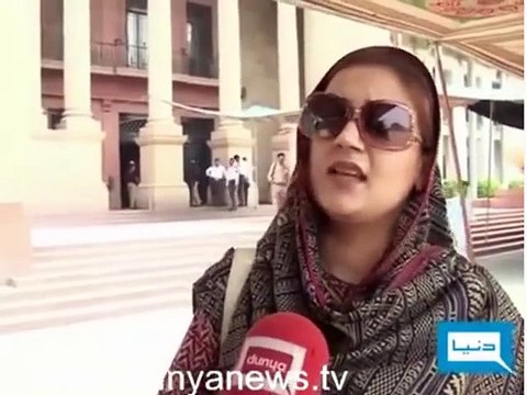 Watch How Uzma Bukhari (PMLN Leader) Bashing Sharif Brothers (Yaad-e-Maazi)