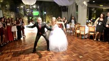 Sofía 15 años,  vals con baile sorpresa con su papá.