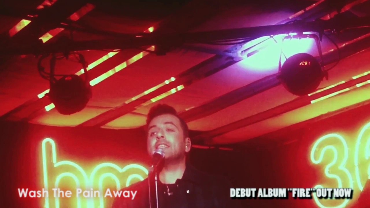 Markus Feehily's performance at his "FIRE" album signing in HMV 363 Oxford St. (London - 20.10.2015)